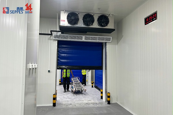 拉链保温快速门