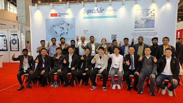 冰球突破app下载门业合影