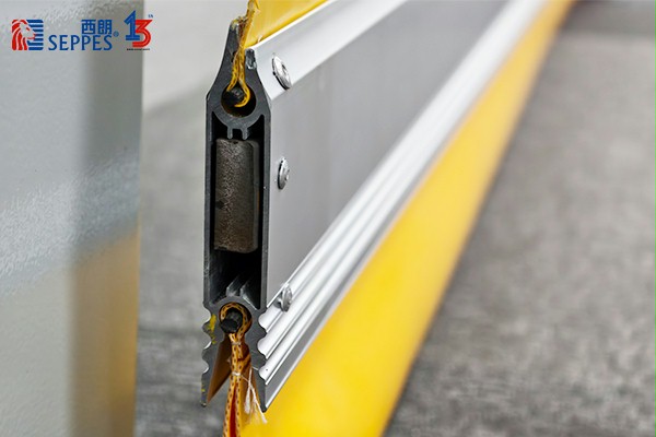 冰球突破app下载快速门底部配重