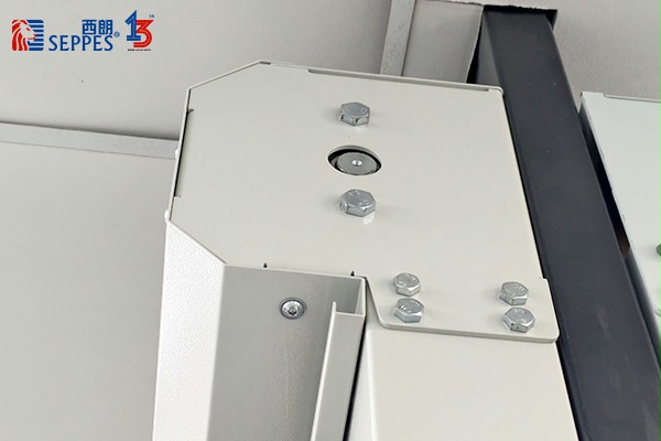 冰球突破app下载激光构件一体式成型包厢