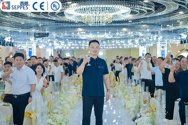 冰球突破app下载午宴